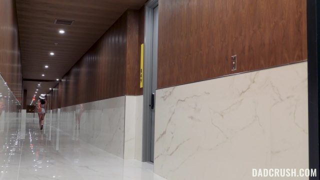 Liseli Kız Taşaklara Kadar Yalıyor